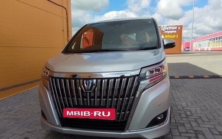 Toyota Esquire I, 2018 год, 2 900 000 рублей, 3 фотография