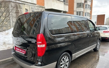 Hyundai H-1 II рестайлинг, 2019 год, 3 270 000 рублей, 4 фотография