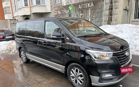 Hyundai H-1 II рестайлинг, 2019 год, 3 270 000 рублей, 3 фотография