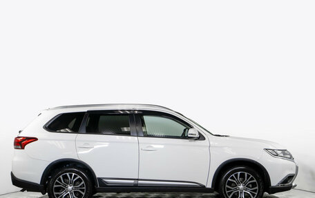 Mitsubishi Outlander III рестайлинг 3, 2018 год, 2 098 000 рублей, 3 фотография
