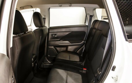 Mitsubishi Outlander III рестайлинг 3, 2018 год, 2 098 000 рублей, 8 фотография