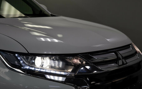 Mitsubishi Outlander III рестайлинг 3, 2018 год, 2 098 000 рублей, 22 фотография