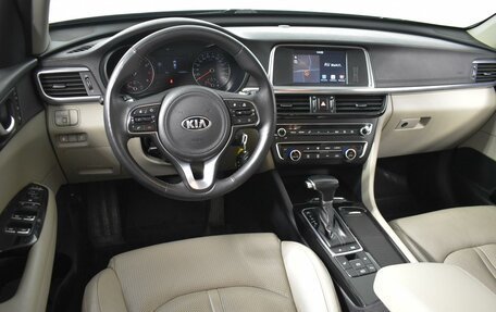 KIA Optima IV, 2017 год, 1 797 900 рублей, 6 фотография