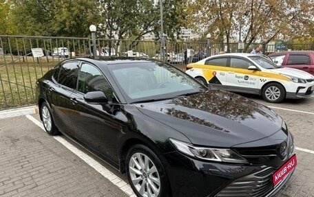 Toyota Camry, 2020 год, 2 850 000 рублей, 1 фотография