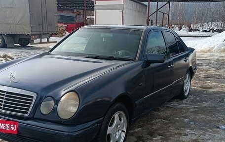 Mercedes-Benz E-Класс, 1997 год, 230 000 рублей, 1 фотография