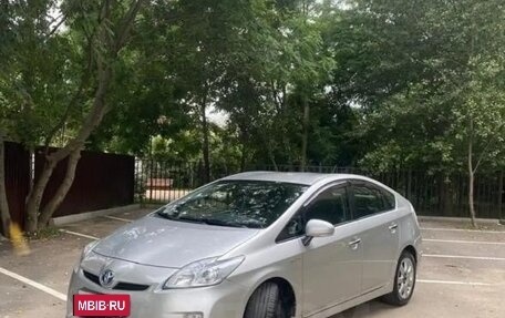 Toyota Prius, 2010 год, 1 050 000 рублей, 4 фотография