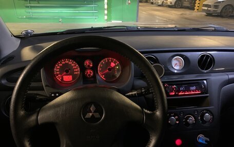 Mitsubishi Outlander III рестайлинг 3, 2007 год, 1 150 000 рублей, 7 фотография