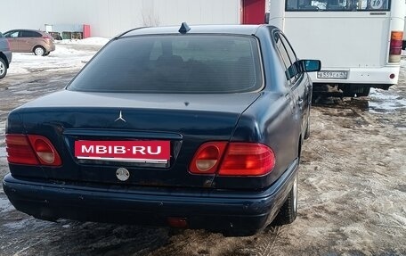 Mercedes-Benz E-Класс, 1997 год, 230 000 рублей, 3 фотография