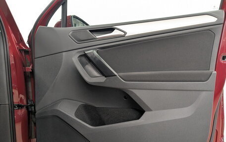 Volkswagen Tiguan II, 2019 год, 2 065 000 рублей, 24 фотография