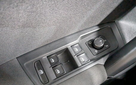 Volkswagen Tiguan II, 2019 год, 2 065 000 рублей, 30 фотография