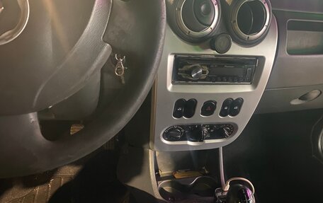 Renault Logan I, 2013 год, 450 000 рублей, 2 фотография