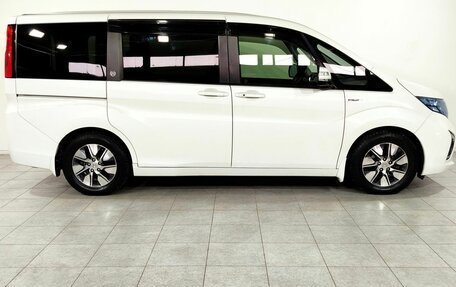 Honda Stepwgn IV, 2015 год, 1 900 000 рублей, 4 фотография