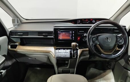 Honda Stepwgn IV, 2015 год, 1 900 000 рублей, 15 фотография