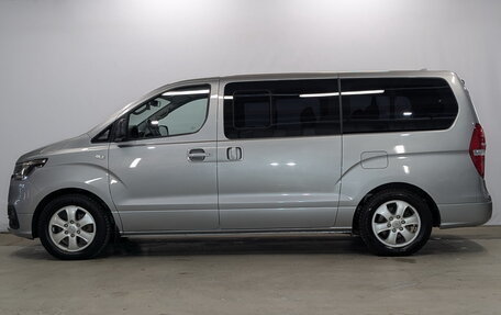 Hyundai Grand Starex Grand Starex I рестайлинг 2, 2019 год, 3 500 000 рублей, 8 фотография