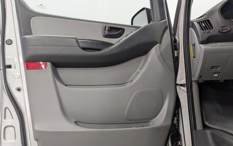 Hyundai Grand Starex Grand Starex I рестайлинг 2, 2019 год, 3 500 000 рублей, 19 фотография