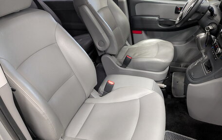 Hyundai Grand Starex Grand Starex I рестайлинг 2, 2019 год, 3 500 000 рублей, 23 фотография