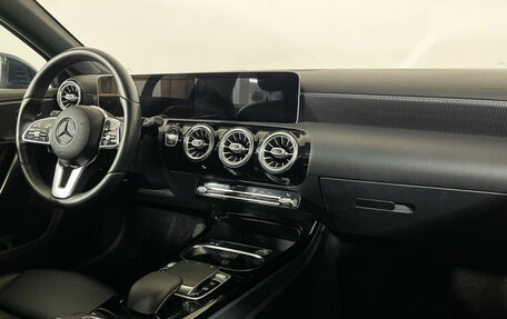 Mercedes-Benz A-Класс, 2019 год, 2 697 000 рублей, 9 фотография