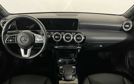 Mercedes-Benz A-Класс, 2019 год, 2 697 000 рублей, 12 фотография