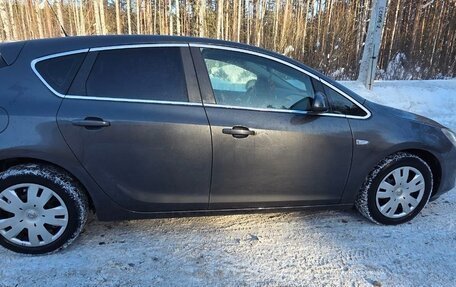 Opel Astra J, 2011 год, 500 000 рублей, 2 фотография
