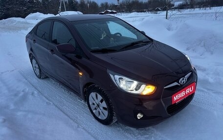 Hyundai Solaris II рестайлинг, 2012 год, 800 000 рублей, 2 фотография