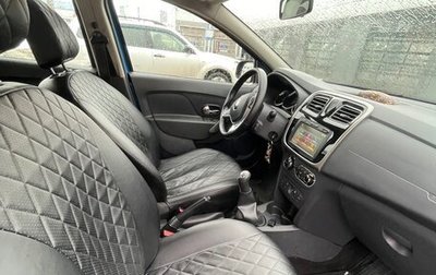 Renault Sandero II рестайлинг, 2019 год, 900 000 рублей, 1 фотография