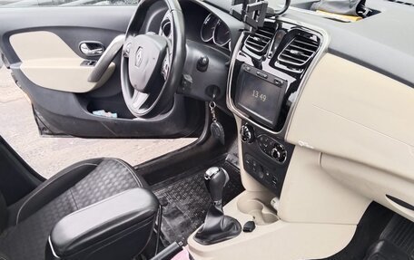 Renault Logan II, 2016 год, 790 000 рублей, 6 фотография