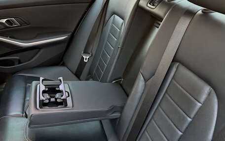 BMW 3 серия, 2019 год, 3 150 000 рублей, 11 фотография