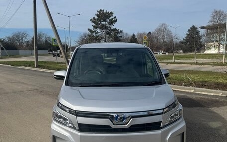 Toyota Voxy III, 2019 год, 2 450 000 рублей, 2 фотография