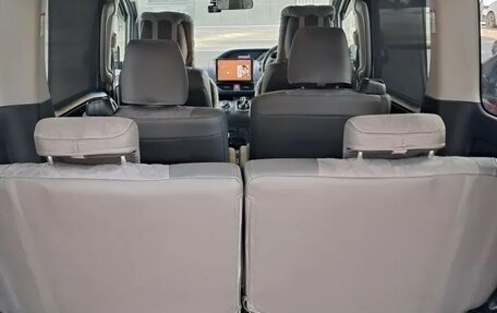 Toyota Voxy III, 2019 год, 2 450 000 рублей, 12 фотография