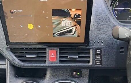 Toyota Voxy III, 2019 год, 2 450 000 рублей, 15 фотография