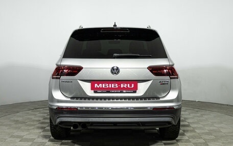 Volkswagen Tiguan II, 2017 год, 2 449 000 рублей, 6 фотография
