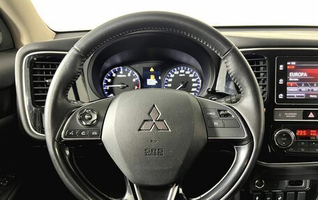 Mitsubishi Outlander III рестайлинг 3, 2019 год, 2 290 000 рублей, 13 фотография