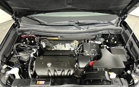 Mitsubishi Outlander III рестайлинг 3, 2019 год, 2 290 000 рублей, 10 фотография