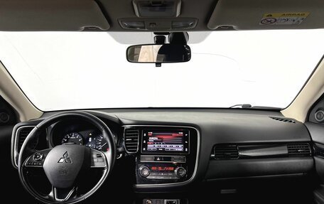 Mitsubishi Outlander III рестайлинг 3, 2019 год, 2 290 000 рублей, 15 фотография