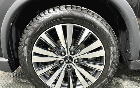 Mitsubishi Outlander III рестайлинг 3, 2019 год, 2 290 000 рублей, 9 фотография