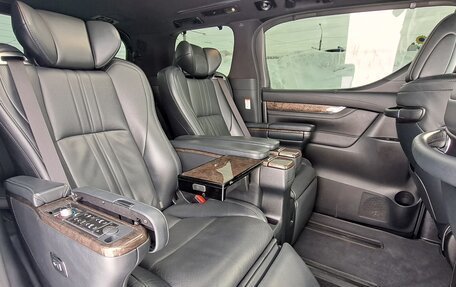 Toyota Alphard III, 2019 год, 4 490 000 рублей, 20 фотография