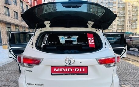 Toyota Highlander III, 2014 год, 2 089 000 рублей, 3 фотография