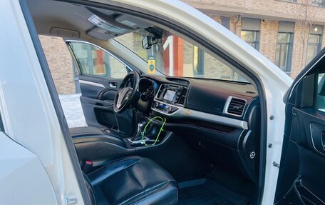 Toyota Highlander III, 2014 год, 2 089 000 рублей, 18 фотография