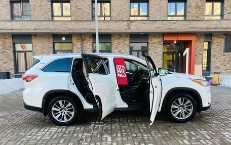 Toyota Highlander III, 2014 год, 2 089 000 рублей, 22 фотография