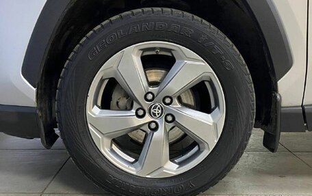 Toyota RAV4, 2020 год, 3 218 000 рублей, 9 фотография