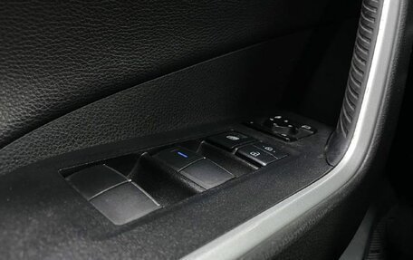 Toyota RAV4, 2020 год, 3 218 000 рублей, 21 фотография