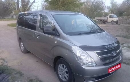 Hyundai Grand Starex Grand Starex I рестайлинг 2, 2011 год, 1 850 000 рублей, 1 фотография