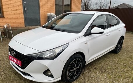 Hyundai Solaris II рестайлинг, 2021 год, 1 570 000 рублей, 1 фотография