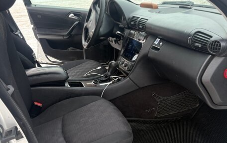 Mercedes-Benz C-Класс, 2004 год, 600 000 рублей, 8 фотография