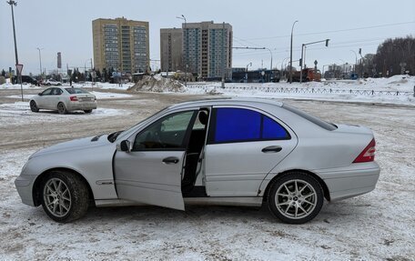 Mercedes-Benz C-Класс, 2004 год, 600 000 рублей, 4 фотография