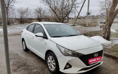 Hyundai Solaris II рестайлинг, 2021 год, 970 000 рублей, 7 фотография