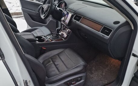 Volkswagen Touareg III, 2016 год, 3 300 000 рублей, 23 фотография