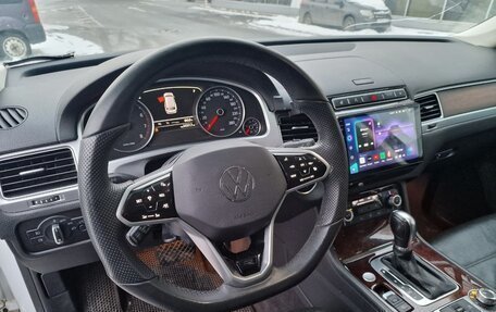 Volkswagen Touareg III, 2016 год, 3 300 000 рублей, 12 фотография