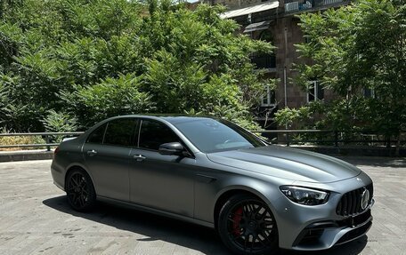 Mercedes-Benz E-Класс AMG, 2021 год, 6 950 000 рублей, 4 фотография