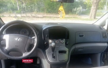 Hyundai Grand Starex Grand Starex I рестайлинг 2, 2011 год, 1 850 000 рублей, 5 фотография